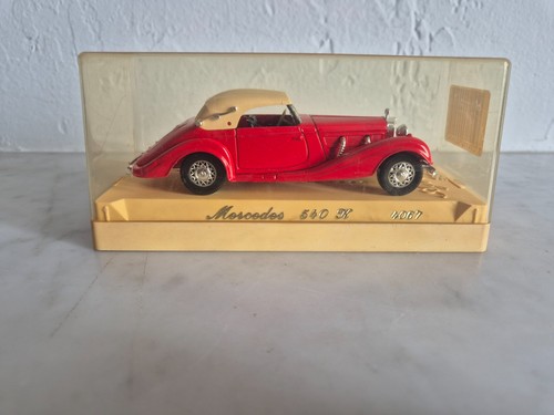 Voiture miniature vintage