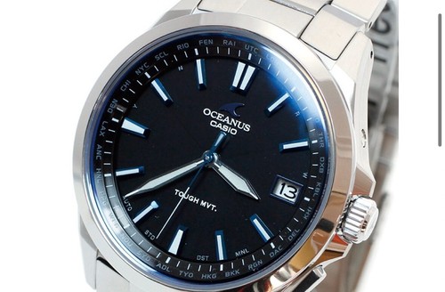 Montre solaire radio - , titane