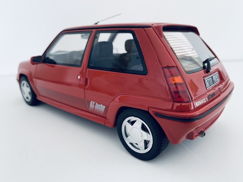 Ottomobile renault - 1:18,