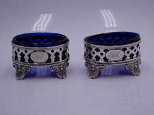 PAIRE DE SALERONS EN ARGENT MASSIF EPOQUE 19 EME ET VERRE BLEU