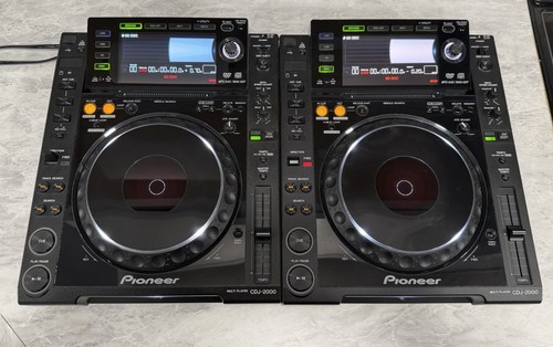 Cdj 2000 with hard shell - (2),