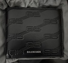 Balenciaga Men’s Embossed BB