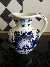 Pichet vintage porcelaine de Delft bleu et blanc signé fleurs stylisées