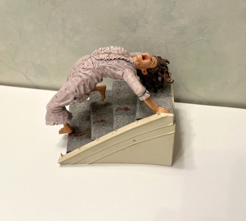 Broken damaged figure neca - broken,