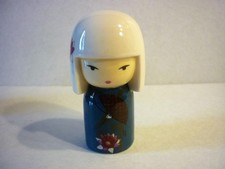 GROSSE FEVE  POUPEE KIMMIDOLL NANA AMOUR  HAUTEUR 6CM    RECTO/VERSO