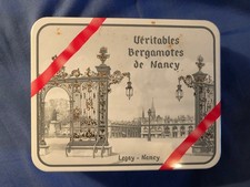 Ancienne boite en métal