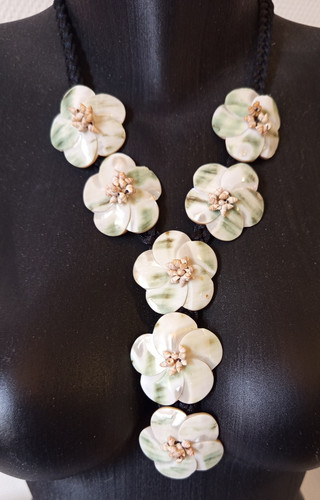 Collier nacre et - collier, en