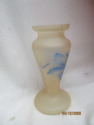Joli vase signé vianne - joli,