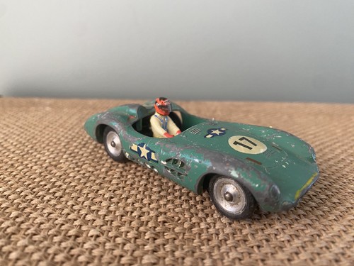 Voiture course aston martin - voiture, de