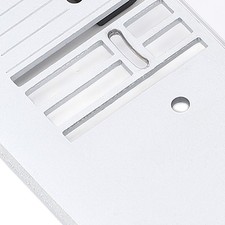 Plaque à Aiguille Incurvée