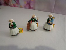 2002 - TROIS FIGURINES "BÉCASSINE" - PLASTOY - 7,5 CM - TROIS MODÈLES DIFFÉRENTS