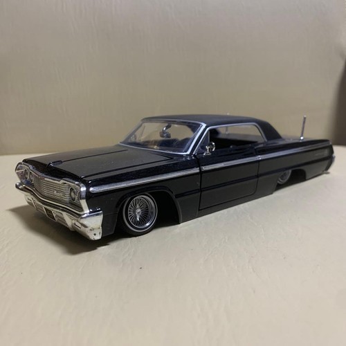 Jada toys chevrolet impala - jada,