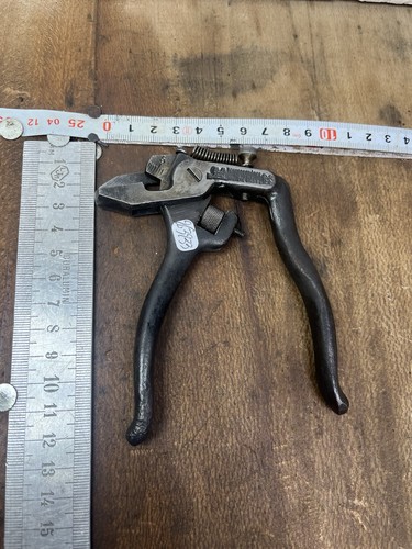 Outil ancien peugeot frères - outil,