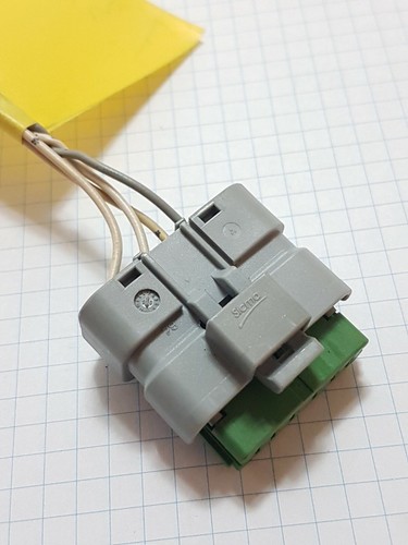 Connecteur sous volant