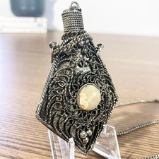 Flacon pendentif ancien –