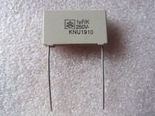 2 condensateurs 1uF 250V 10%