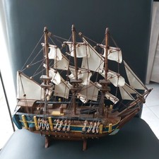 Maquette bateau  " GALLION " en Bois Ancienne maquette à voiles TBE Sur support