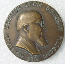 MEDAILLE DOCTEUR LEON BOUCHUT médecin des hopitaux 1920-1938  graveur Linossier