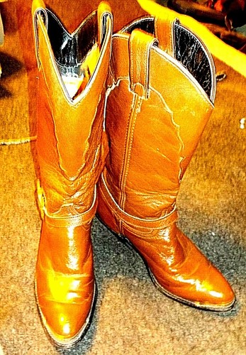 Women boots no size - 10",