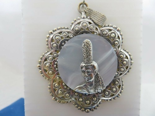 687 pendentif régionaliste - -,