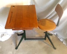 TABLE d'écolier VINTAGE , goût de JEAN PROUVE