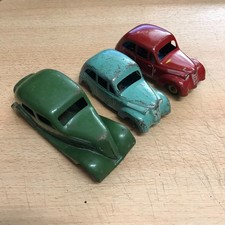 LOT RENAULT 2 JUVAQUATRE & 1 PRIMAQUATRE  a friction  clé en tôle CIJ à reviser