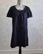 Robe courte noire sans manche