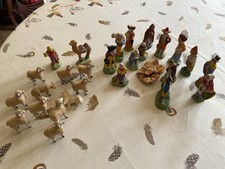 Personnages  Santons de Crèche 27 Sujets dont 11 Moutons.  Un Chameau. N°4