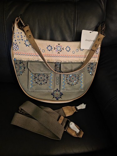 Sac bandoulière porté - bandoulière,