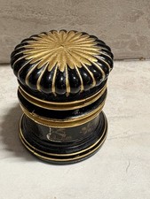 flacon de parfum , pot à