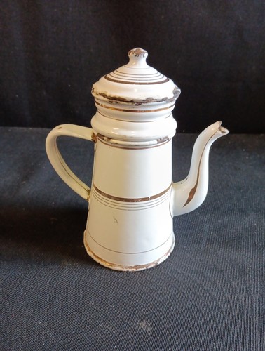 Petite cafetière émaillée
