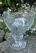 Vase cornet verre moulé - cornet,