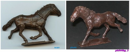 Figurine plastique - (ancienne),