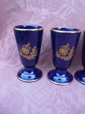 6 mazagrans en porcelaine de Limoges bleu de four et doré scènes galantes