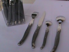 ménagère 24 pièces marque ACTUEL/GRIS/OK LAVE VAISSELLE/NEUF