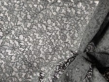 coupon de dentelle coton noire