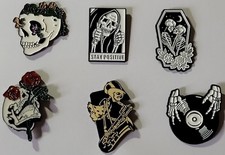 PINS PIN TETE DE MORT PIN