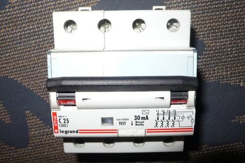 Disjoncteur differentiel - disjoncteur,