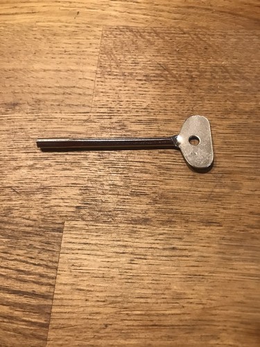 Clef longue pour gare - clef, la