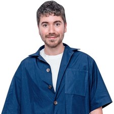 Noah Galvin (Blue Shirt) Découpage du copain à mi-corps