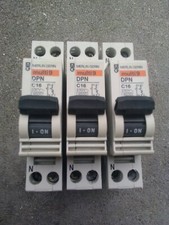1 x  disjoncteur DPN  merlin gerin  C16 Amp réf 20746