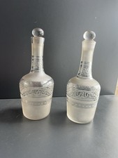 Deux Carafes à Liqueur En Cristal Gravé Saint Louis Baccarat 