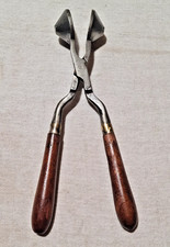 ANCIEN FER A FRISER EN METAL ET BOIS N°34