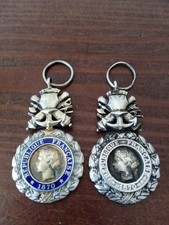 Lot de 2 médailles en argent