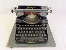 Machine à écrire OLYMPIA