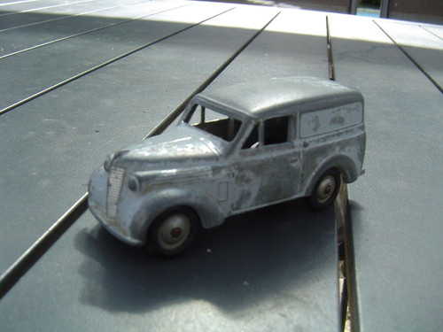 Très ancienne renault - très,