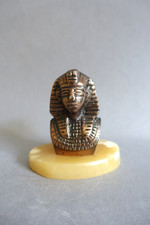 Statuette égyptienne  "buste de pharaon" en régule sur socle en résine