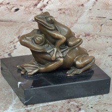Statue En Bronze De Grenouille