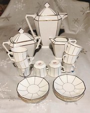 service à café ou à thé Art Déco en porcelaine blanche et liseré or 