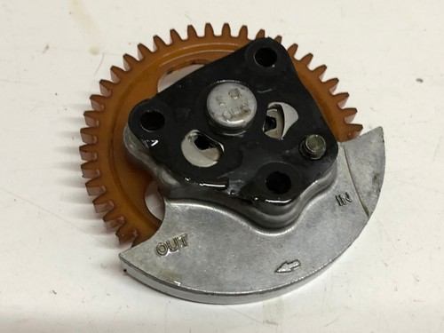 Une pompe huile moto yamaha - une,